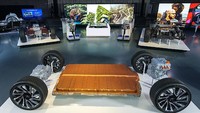 Baterai ultium ini dikatakan akan mampu menyimpan daya hingga 50 kWh hingga 200 kWh. Serta mampu membuat mobil listrik ini akan lari hinga 643 km. Foto: Pool (Autoevolution)