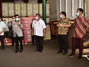 Cek Gudang Bawang Bombai, Mentan Pastikan Stok Pangan Aman