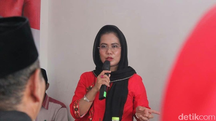 Ketua Fraksi PDIP DPRD Jatim Sri Untari Bisowarno