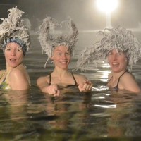 Takhini Hot Springs adalah kawasan super dingin. Suhunya bisa mencapai -20 derajat. Tentu saja kontes ini menantang karena udara yang sangat dingin. Foto-foto peserta bisa langsung diunggah di website resmi Takhini Hot Springs Hair Freezing Contest.  Foto: dok. Takhini Hot Springs Hair Freezing Contest