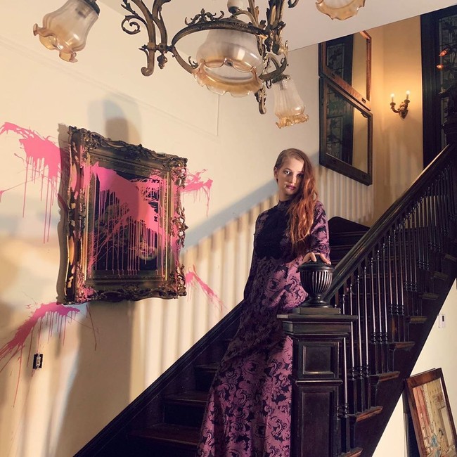 Sebagai wanita, masyarakat banyak yang mengkampanyekan perasaan dan apa yang bisa dilakukan dengan tubuh. Aku ingin merayakan bagian tubuhku dan membuat sesuatu yang indah, humor, dan bahkan sedikit mengejutkan, ucapnya, seperti dikutip The Sun.  Foto: dok. Instagram