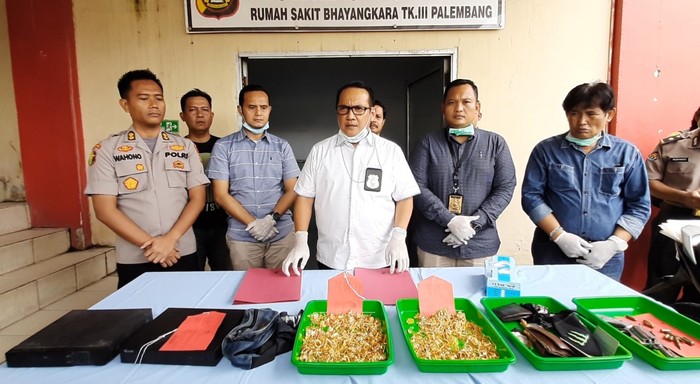 Rilis kasus perampokan emas di Sumsel (Raja Adil-detikcom)