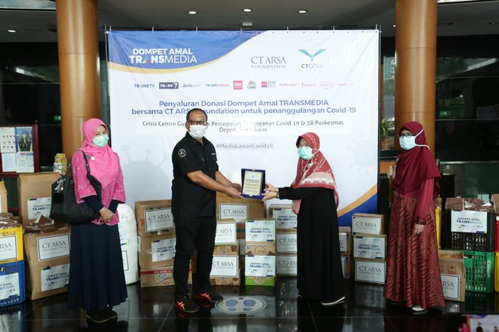 CT ARSA dan Transmedia Salurkan Donasi ke RS untuk Penanganan Corona. (Dok CT ARSA)