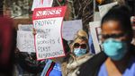 Aksi Demo Perawat New York Minta APD