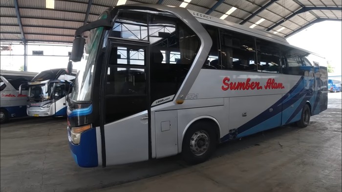 Bus Sumber Alam yang dilelang untuk melawan virus Corona