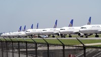 United Airlines di George Bush Intercontinental Airport, Texas, Amerika Serikat. maskapai Amerika Serikat, United Airlines justru memulihkan 7 penerbangan yang sebelumnya ditutup (Foto: AP/David J. Phillip)