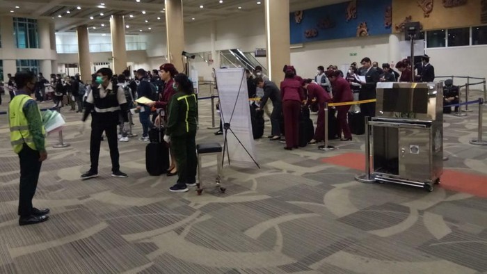 550 WNI ABK tiba di Bandara Ngurah Rai Bali