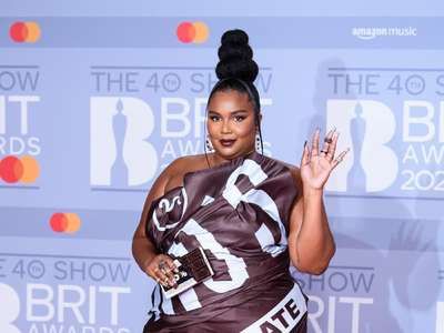 lizzo bagikan makanan