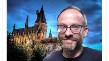 Pak dosen bersiap mengajar di Hogwarts. Foto: Internet