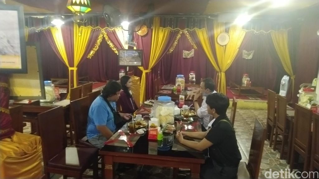 Usaha kuliner di Semarang saat jalan ditutup