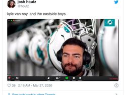 Kumpulan Background Zoom yang Konyol