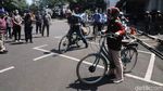 Potret Warga Bandung Jalani Rapid Test dengan Drive Thru