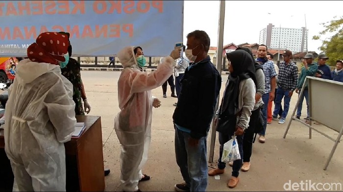 Mulai hari ini, Sabtu (4/4/2020), Pemkab Sumedang memberlakukan karantina wilayah parsial dengan mendirikan Posko skrining Tim Gugus Tugas COVID-19 di sejumlah titik perbatasan