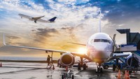Philippine Airlines Inc, maskapai penerbangan asal Filipina mengajukan kebangkrutan di New York. Hal ini karena perusahaan tak mampu menahan tekanan yang terjadi hampir dua tahun. Pandemi COVID-19 mempengaruhi semua lini bisnis termasuk penerbangan benar-benar menghancurkan bisnis maskapai. Foto: iStock