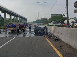 Wakil Jaksa Agung Meninggal, 1 Penumpang Nissan GT-R yang Terbakar Luka Ringan