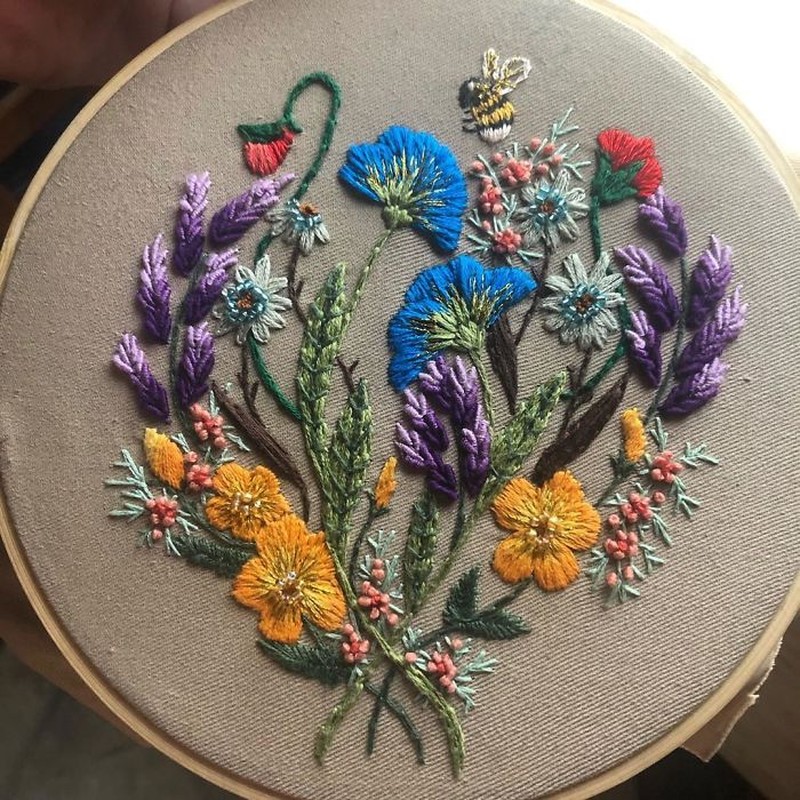 Meski pandemi Corona melanda, beberapa warga di dunia tetap bisa beraktivitas di rumah loh. Hasilnya lucu dan unik. Nggak percaya? Initp aja nih.