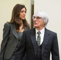 Deborah bahkan telah memiliki cucu, otomatis Bernie adalah kakek buyut. Setelah cerai dari Ivy, Bernie menikah kedua kalinya dengan Slavica Radic, dan memiliki dua anak Tamara (35) dan Petra (31).  Foto: dok. Getty Images