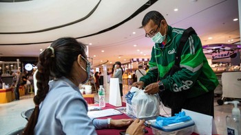 Meski secara fisik tutup, tapi restoran-restoran ini tetap menawarkan layanan pengambilan dan pengantaran makanan.