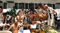 Dybala jadi satu dari tiga pemain juventus yang terdeteksi positif virus corona. Mirisnya, sang kekasih juga dinyatakan positif corona. Keduanya kini sedang dalam perawatan dan pengawasan dokter.  Foto: instagram paulo dybala