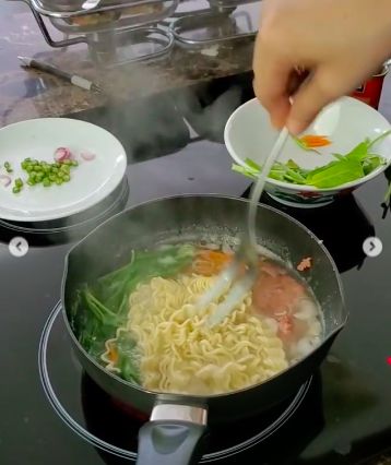 Rossa Bagikan Resep Mie Instan dan Telur Dadar Enak Intip Rossa Bagikan Resep Mie Instan dan Telur Dadar Enak Intip