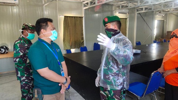 Dandim 1314 Gorontalo Utara Letkol Arm. Fristya Andrean Gitrias saat menemui pihak PLTU Gorut untuk memulangkan 3 pekerja baru.