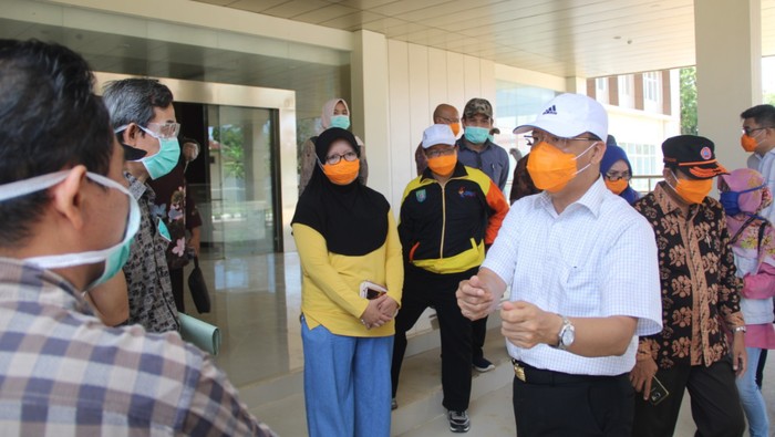 Gubernur Bengkulu Rohidin saat meninjau Gedung Rawat Inap Fatmawati RSUD M. Yunus Bengkulu
