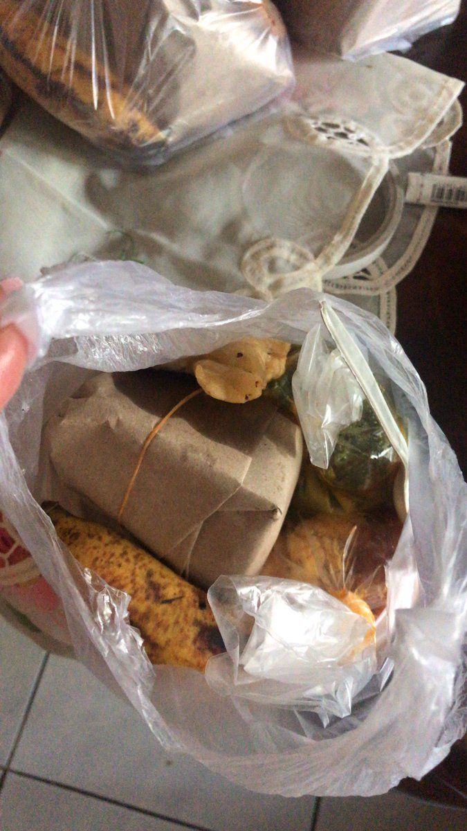 bagikan makanan gratis