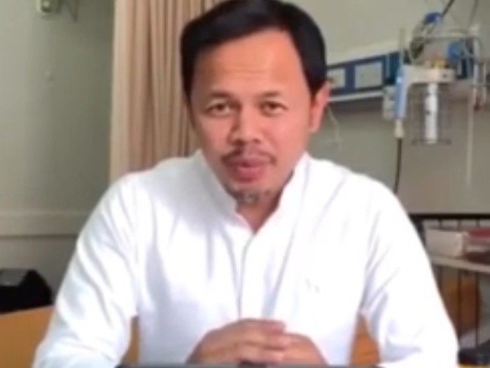 Wali Kota Bogor Bima Arya menyebut kondisinya semakin membaik. Ia telah menjalani perawatan hari ke-17 di RSUD Kota Bogor karena terinfeksi virus Corona.