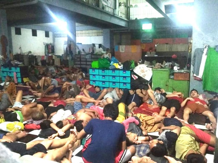 Overkapasitas lapas yang ditunjukkan Menkumham Yasonna, perlu dibebaskan dulu di era Corona. (Dok Kemenkum HAM)
