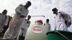 Penyemprotan Disinfektan di Pemukiman Padat Penduduk