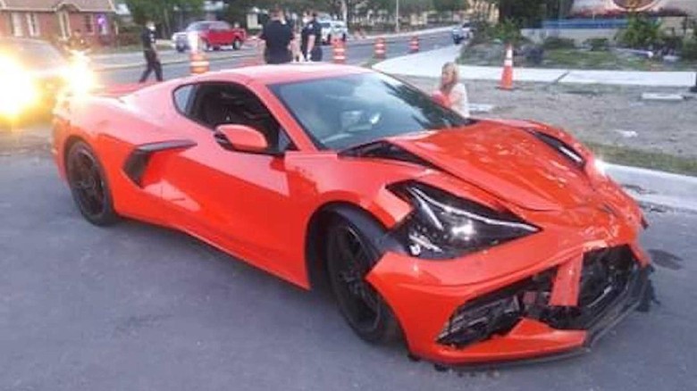 Duh Baru Sehari Keluar Dealer Mobil Sport Ini Ringsek