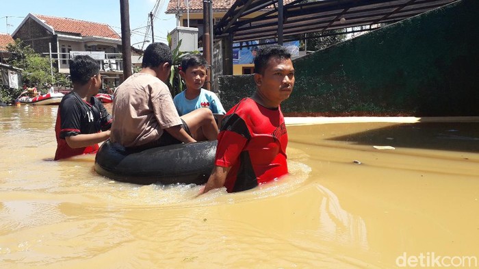 Ratusan ribu warga Kabupaten Bandung terdampak banjir