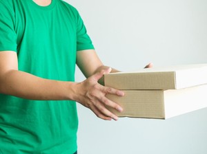 Dear Menaker, Tolong Lindungi Kurir e-Commerce