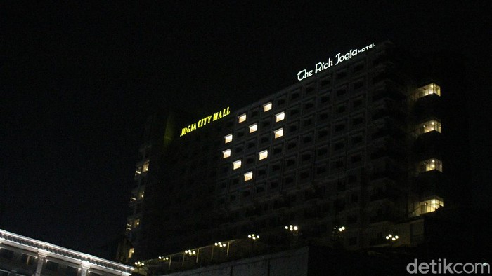 Hotel di Yogyakarta Menyalakan Lampu Berbentuk Hati Sebagai Aksi Solidaritas di Tengah Wabah Corona