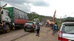 Jalan Lintas Palembang-Jambi Rusak Parah, Kemacetan Hingga 5 KM