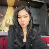 9. Isyana SarasvatiPenyanyi cantik Isyana Sarasvati memiliki segudang prestasi di dunia pendidikan. Ia mendapatkan beasiswa di Royal Collge of Music, London. Isyana pun lulus dengan status cum laude sekaligus mendapatkan penghargaan Embassy of Peru Awards.Foto: Instagram @isyanasarasvati