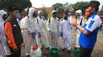 Penyemprotan Disinfektan di Pemukiman Padat Penduduk