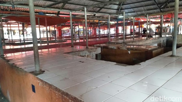 Ratusan pedagang pasar tradisional di Cianjur tutup lapak