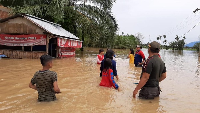 Banjir di Agam Sumbar, 30 KK Dievakuasi