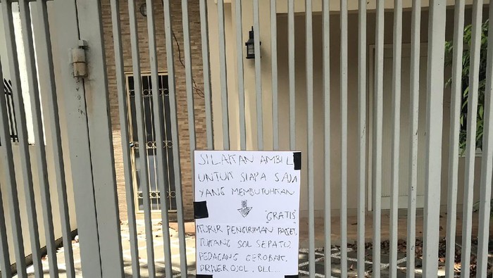 bagikan makanan gratis