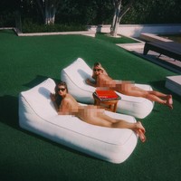 Karantina di rumah adalah waktu yang tepat bagi Demi untuk berjemur di bawah sinar matahari tanpa busana (Foto: Instagram)