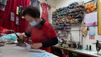 Taiwan memiliki sistem perawatan kesehatan kelas dunia, dengan cakupan universal. Ketika berita tentang corona mulai muncul dari Wuhan menjelang Tahun Baru Imlek, para pejabat di Pusat Komando Kesehatan Nasional (NHCC) Taiwan - yang didirikan setelah SARS - bergerak cepat untuk menanggapi potensi ancaman sehingga tidak meremehkan segala kemungkinan yang terjadi.