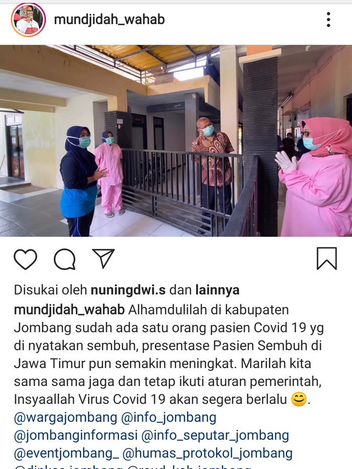 Bupati Jombang Mundjidah Wahab mengumumkan kesembuhan seorang pasien positif corona melalui medsos. Padahal, Gugus Tugas Pencegahan dan Penanganan Pandemi Covid-19 maupun RSUD Jombang menyatakan hasil tes swab kedua dari pasien tersebut belum keluar.