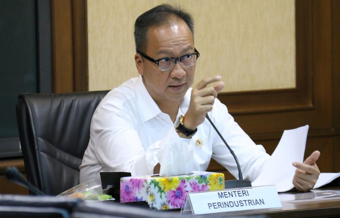 Menteri Perindustrian Agus Gumiwang Kartasasmita