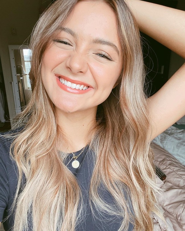 Untuk mengusir rasa bosan, Amanda akhirnya pergi ke supermarket. Tadi gue sempet ke supermarket sebentar. Rasanya senang banget bisa ke supermarket, tuturnya. (Foto: Instagram/@amandarawles)