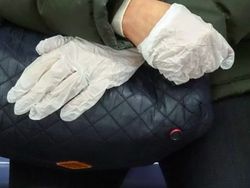 Bermacam Cara agar Tangan Tak Sentuh Benda