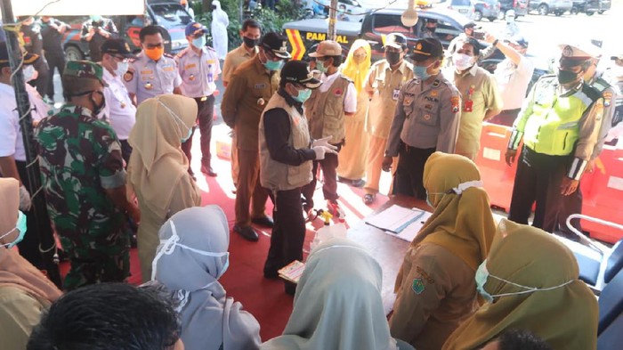 Pemkot Malang menyiapkan rumah singgah bagi pemudik. Rumah singgah digunakan untuk mengkarantina mereka sebelum bergabung dengan keluarga masing-masing.