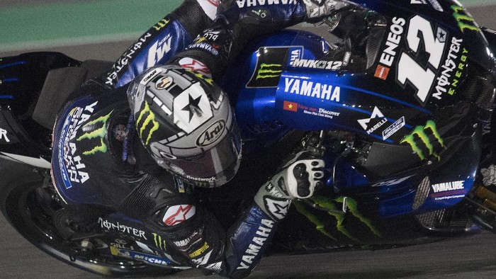 DOHA, QATAR - FEBRUARY 22:   Maverick Vinales of Spain and Monster Energy Yamaha MotoGP Team   rounds the bend during the MotoGP Tests at Losail Circuit on February 22, 2020 in Doha, Qatar. (Photo by Mirco Lazzari gp/Getty Images)