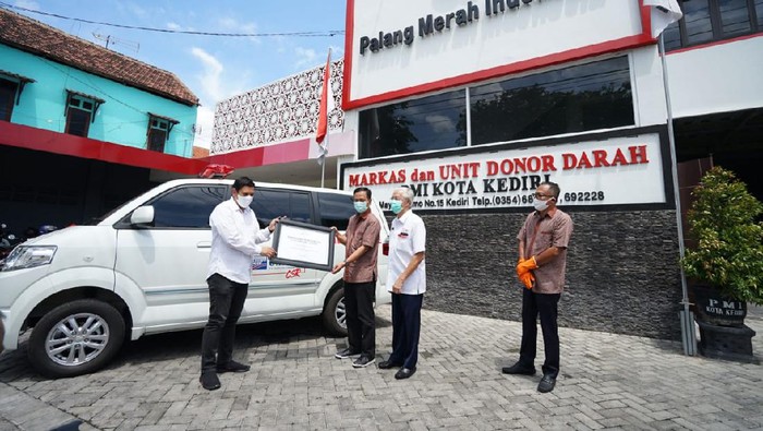 Mobil Ambulan Canggih PT Gudang Garam Bantu PMI Tangani Covid 19
