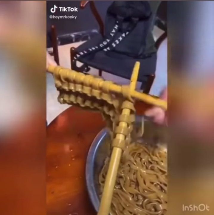 menyulam mie